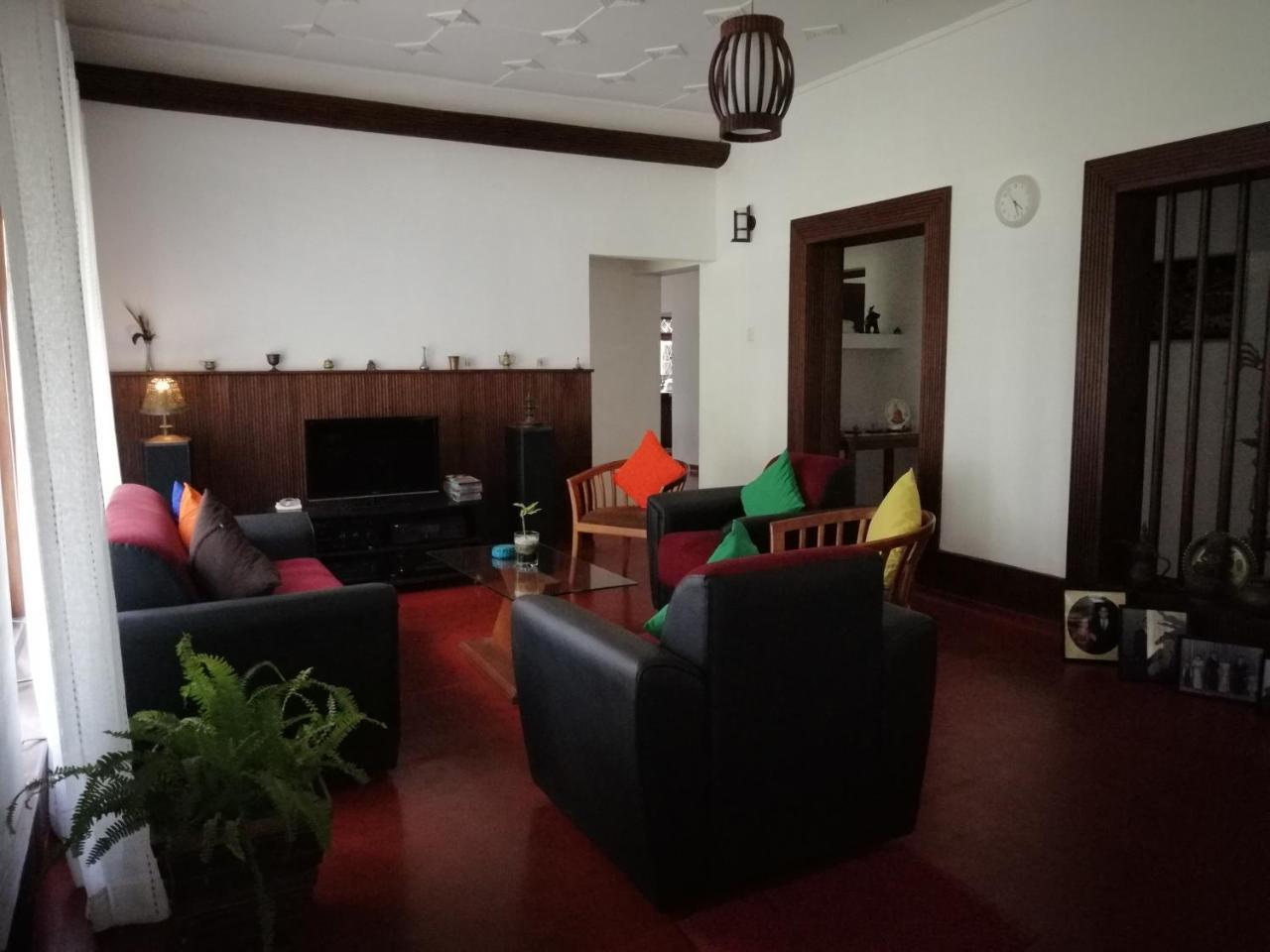 Mahaweli Shades Hotel Kandy Exterior photo